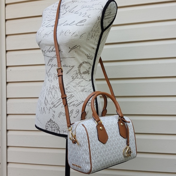 SOLD NWT Michael Kors SM Aria satchel vanilla bag - Picture 3 of 7